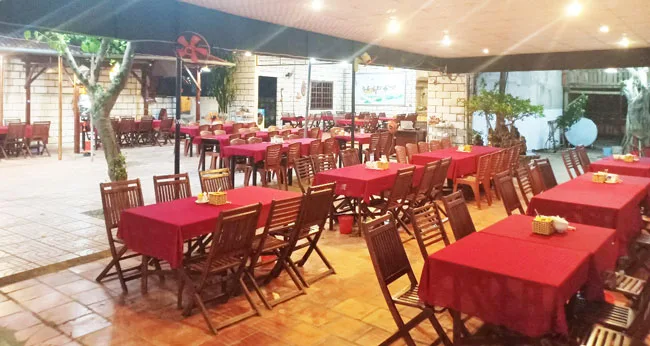 cơm niêu quán việt mũi né có không gian thoáng mát